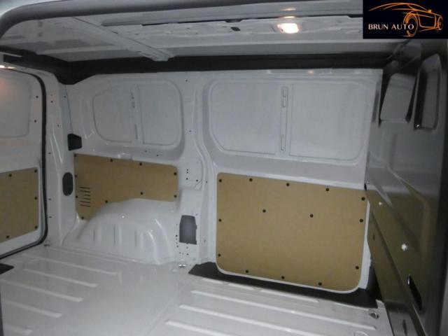 Peugeot Expert image 2