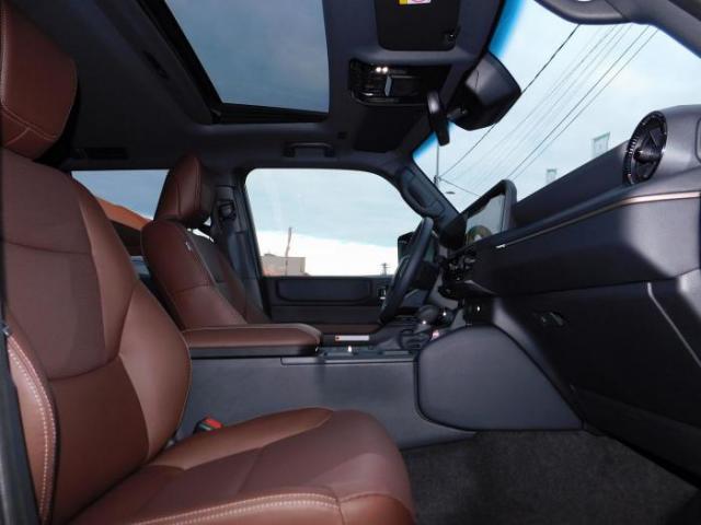 Toyota Land Cruiser image 5