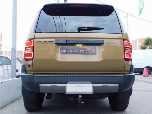 Toyota Land Cruiser image 9