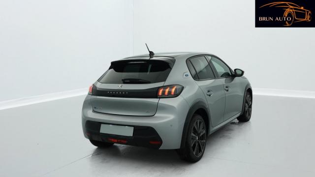 Peugeot 208 image 2