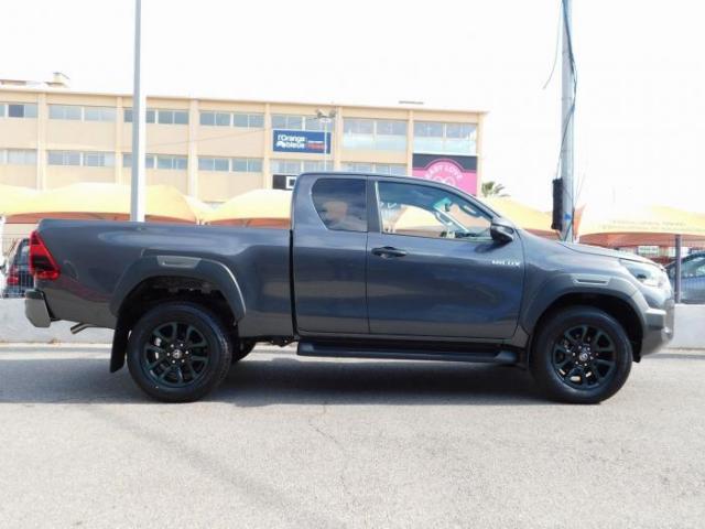 Toyota Hilux image 5