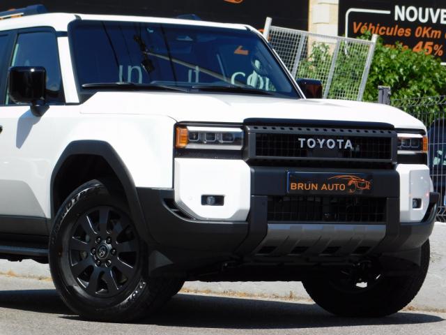 Toyota Land Cruiser image 2