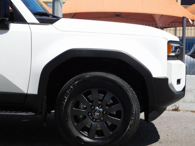 Toyota Land Cruiser image 7
