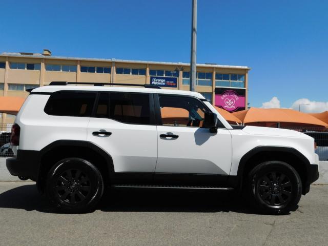Toyota Land Cruiser image 3