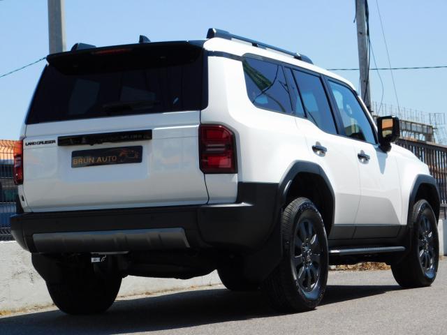 Toyota Land Cruiser image 6