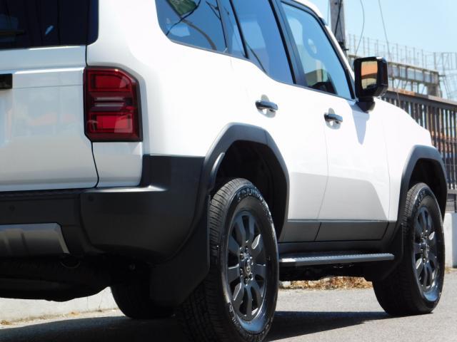 Toyota Land Cruiser image 8