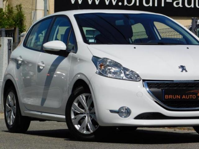 Peugeot 208 image 9