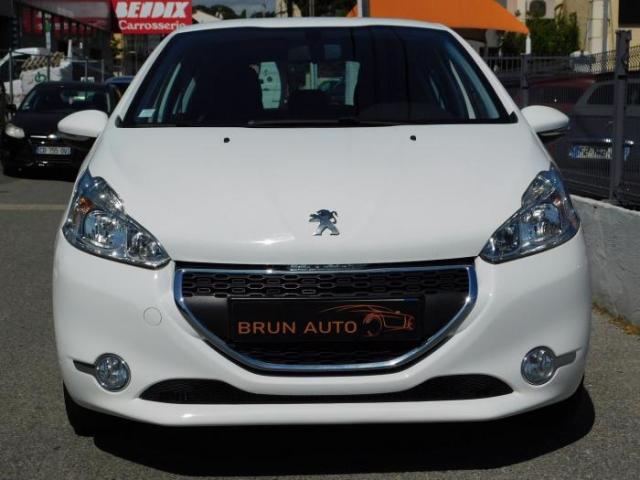 Peugeot 208 image 1