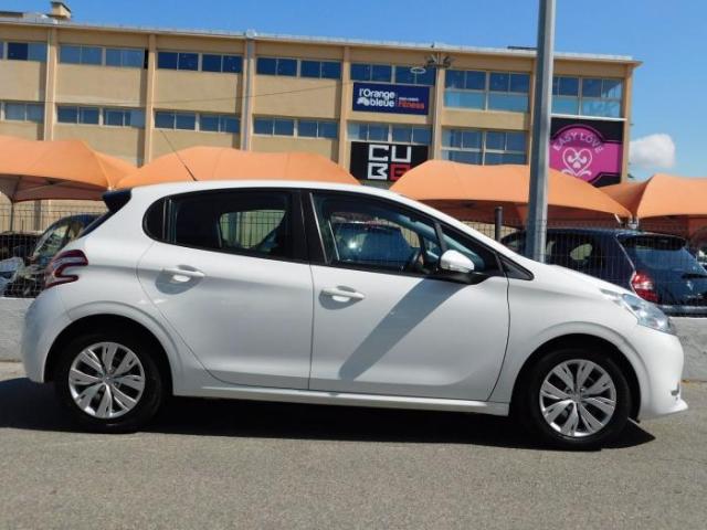 Peugeot 208 image 4