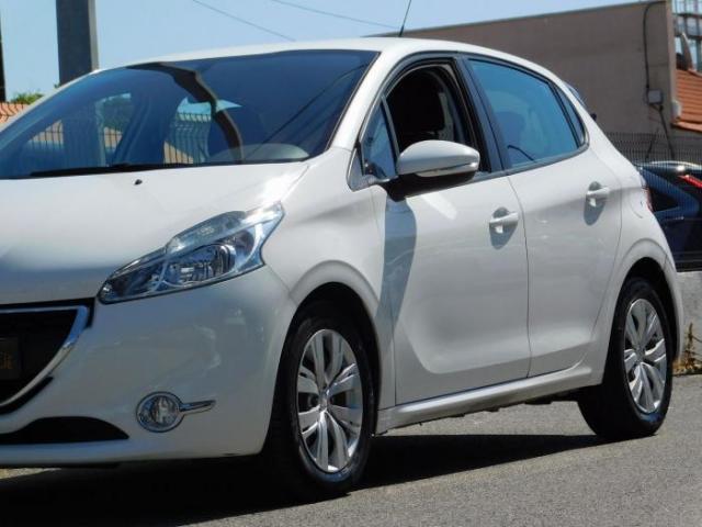 Peugeot 208 image 7
