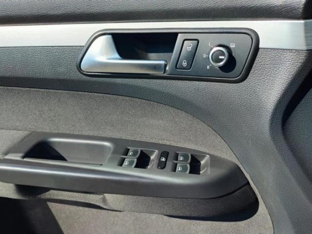 Volkswagen Touran image 2