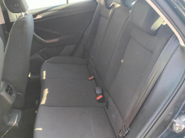 Volkswagen T-Roc image 2