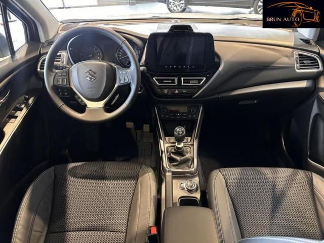 Suzuki S-Cross image 1