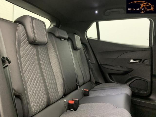Peugeot 2008 image 8