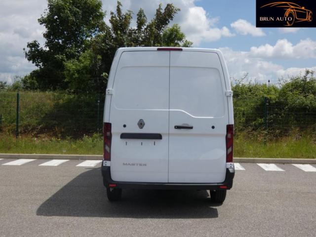 Renault Master image 1