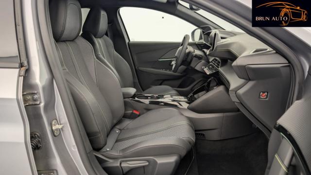 Peugeot 208 image 6