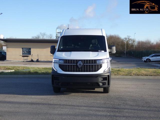 Renault Master image 2