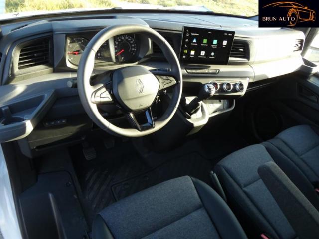 Renault Master image 1