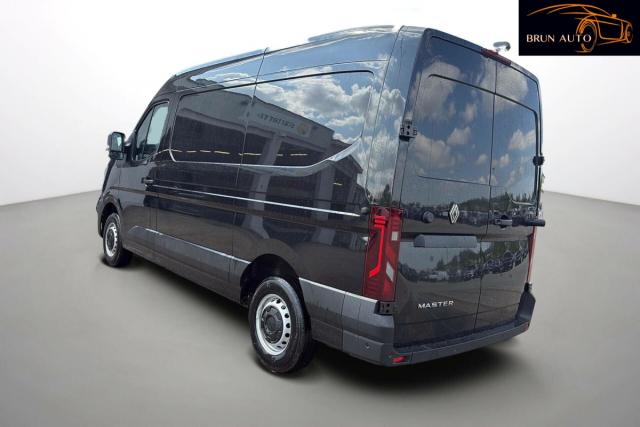 Renault Master image 2