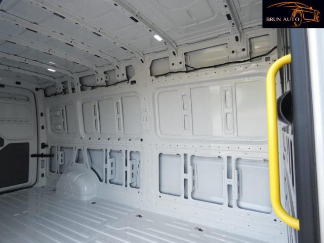 Volkswagen Crafter image 1