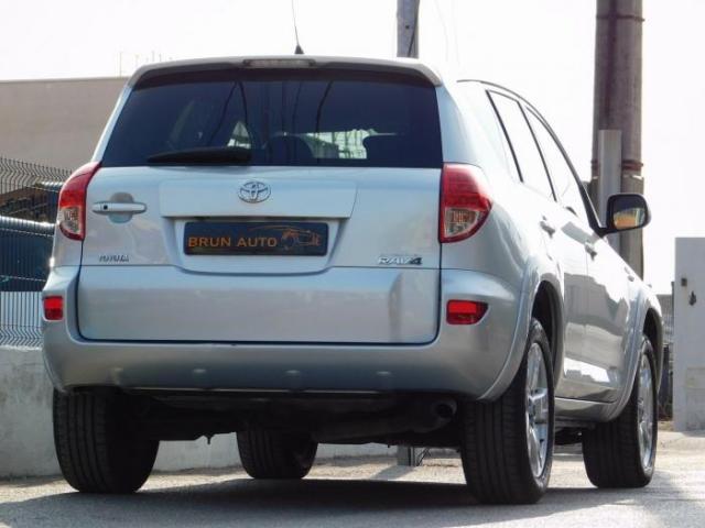 Toyota Rav4 image 8
