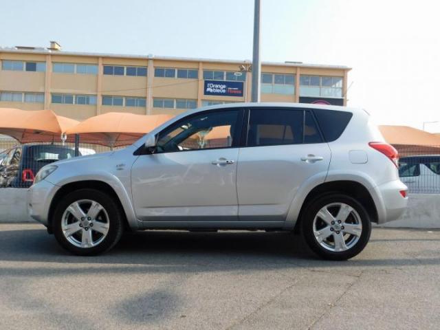 Toyota Rav4 image 3