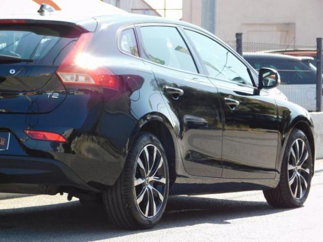 Volvo V40 image 9