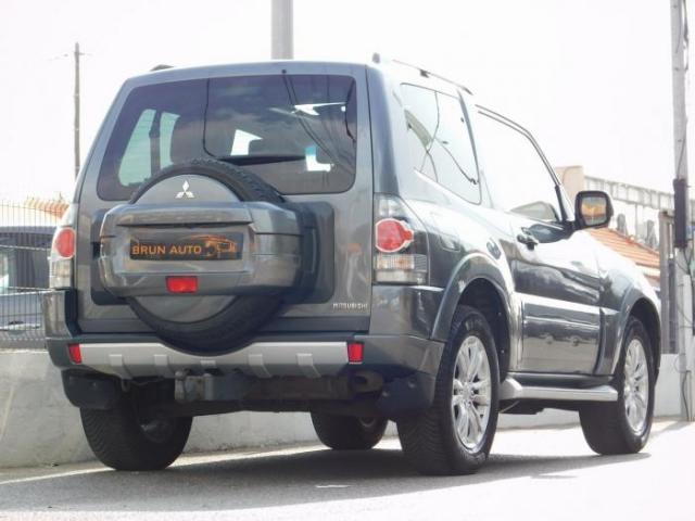 Mitsubishi Pajero image 8