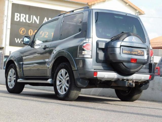 Mitsubishi Pajero image 9