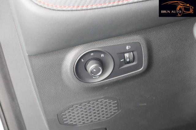 Mg Zs image 9