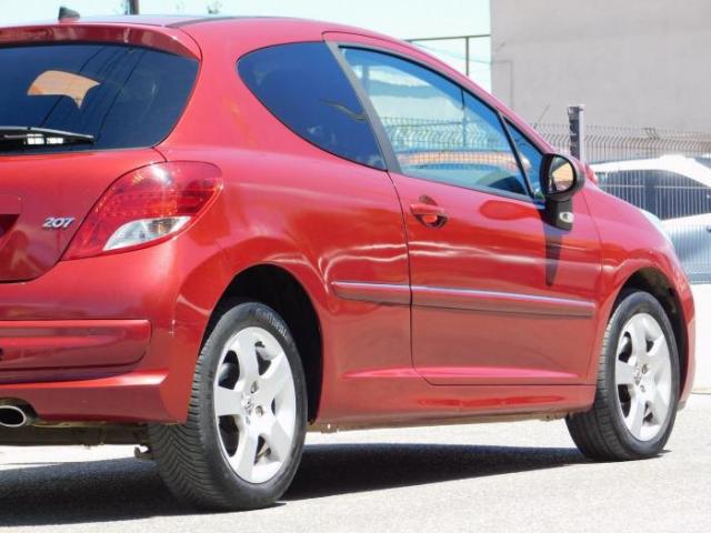 Peugeot 207 image 6