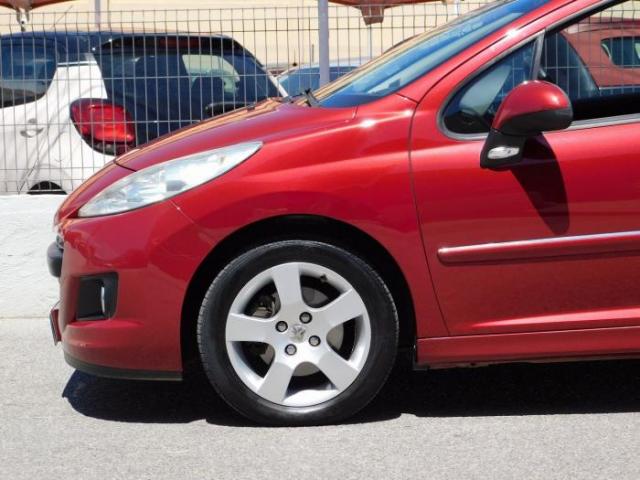 Peugeot 207 image 7
