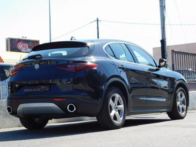 Alfa Romeo Stelvio image 3