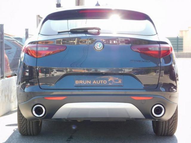 Alfa Romeo Stelvio image 4