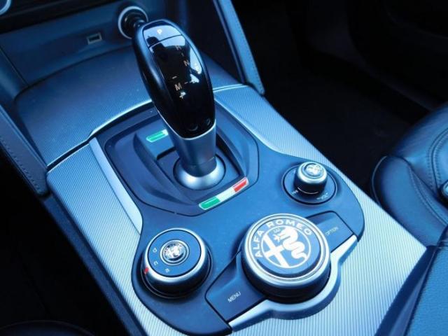 Alfa Romeo Stelvio image 5