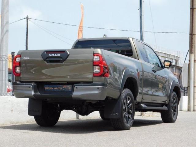 Toyota Hilux image 4