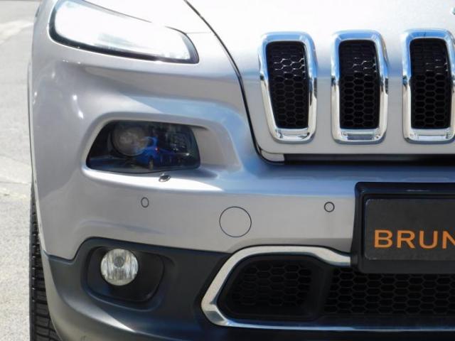 Jeep Cherokee image 5