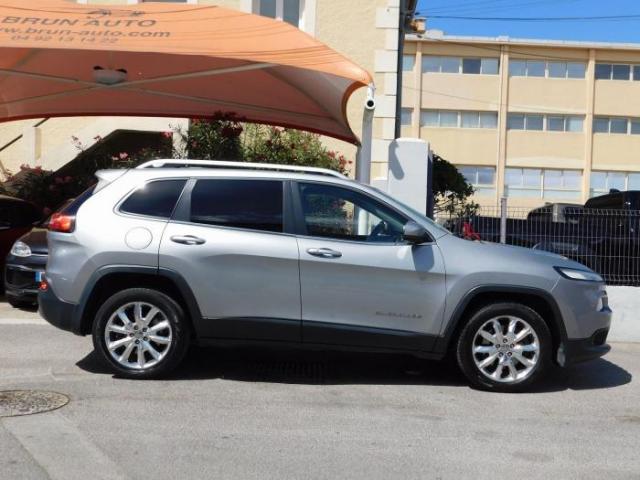 Jeep Cherokee image 4