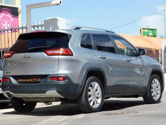 Jeep Cherokee image 8