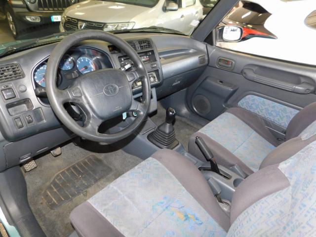 Toyota Rav4 image 8