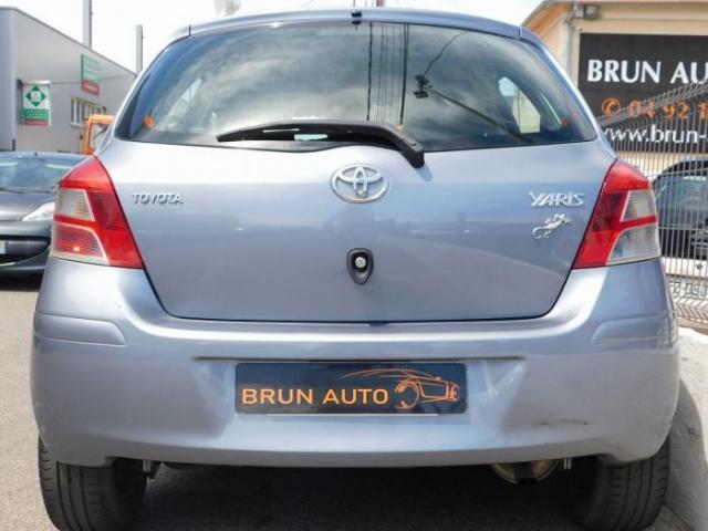 Toyota Yaris image 2