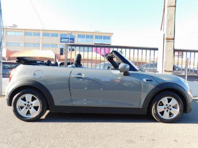 Mini Cabrio image 2
