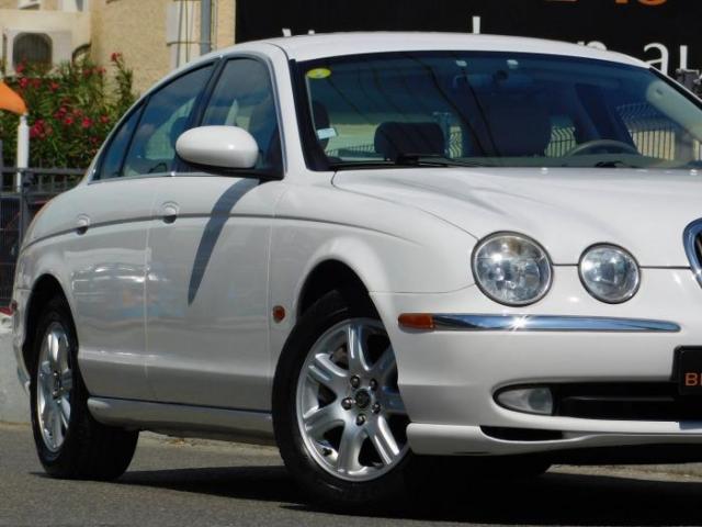 Jaguar S-Type image 6