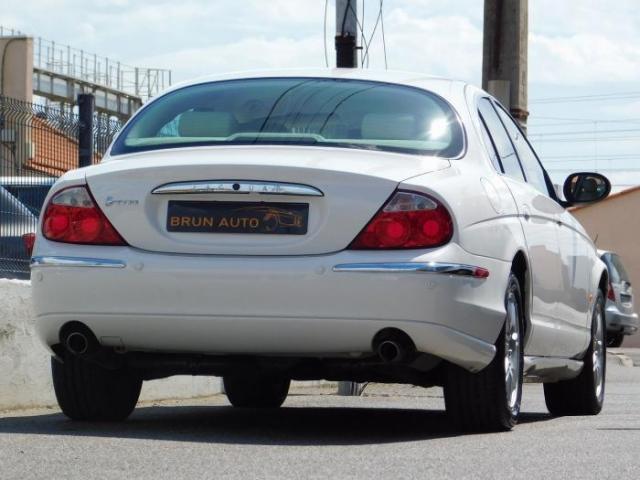 Jaguar S-Type image 4
