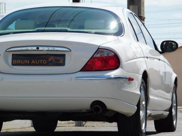 Jaguar S-Type image 5