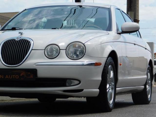 Jaguar S-Type image 1