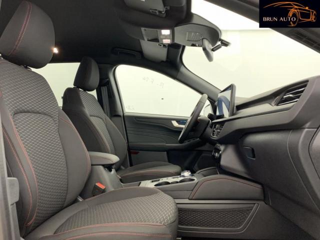 Ford Kuga image 8