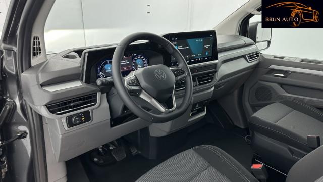 Volkswagen Transporter image 8