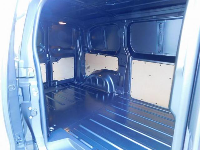 Citroen Jumpy image 2