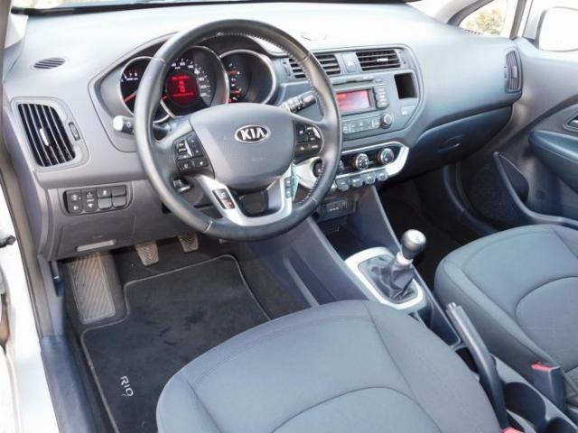 Kia Rio image 7